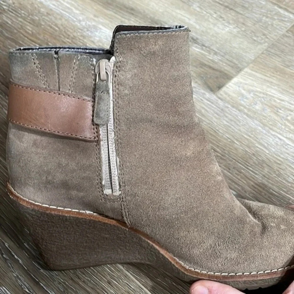 Cole Haan Martina Suede Tan Ankle Booties, size 6.5 - Picture 6 of 13